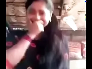 Cute Desi Establishing Girl Shows her Nude Body Video